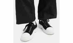 Damen Viron 1968 Black Canvas Toe-Cap Low