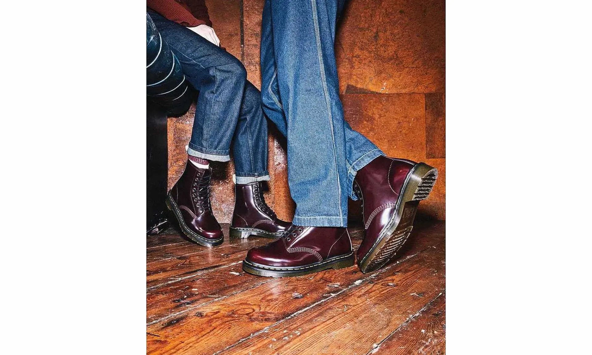 Damen Dr. Martens 1460 8-Eye Boot Cherry Red Oxford Rub Off
